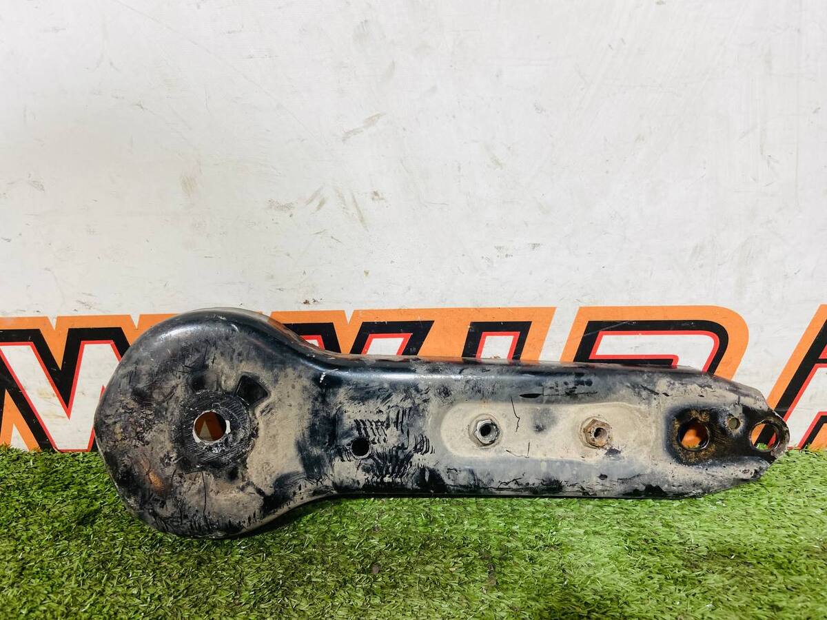 J9C28567 Rear beam bracket Jaguar E-Pace X540 (2017-) Used
