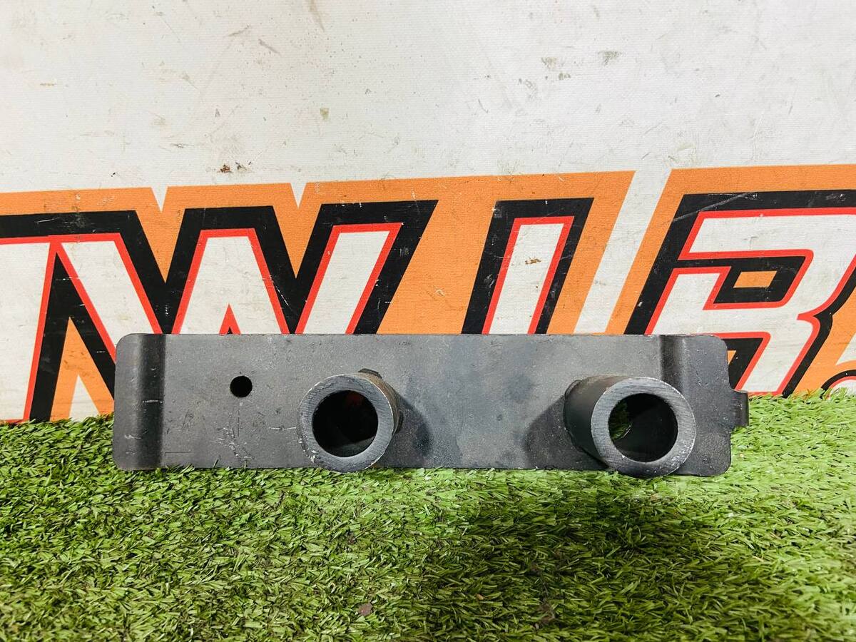J9C29715 Jaguar E-Pace X540 (2017-) Rear Floor Bracket Used