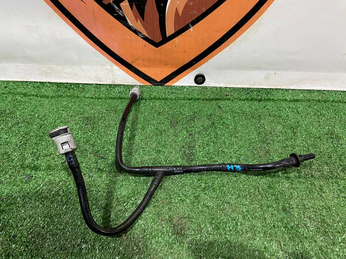 T2H1255 Vacuum pipe Jaguar F-Pace X761 (2017-) used