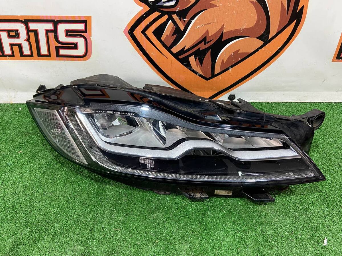 T2H19452 Reflektor prawy Jaguar F-Pace X761 (2017-) używany