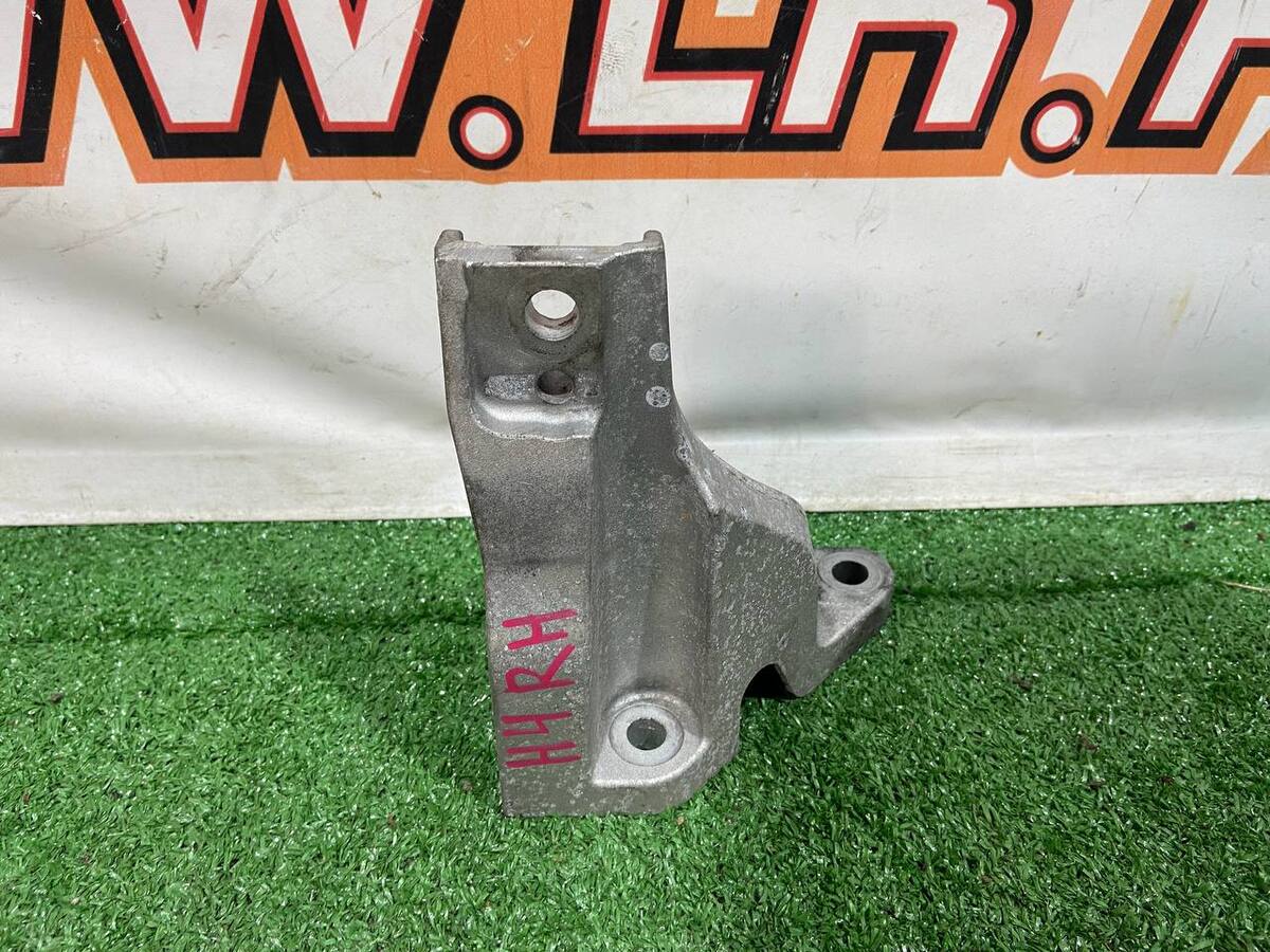 T2H31512 Bracket engine support right Jaguar XF X260 (2015-) used