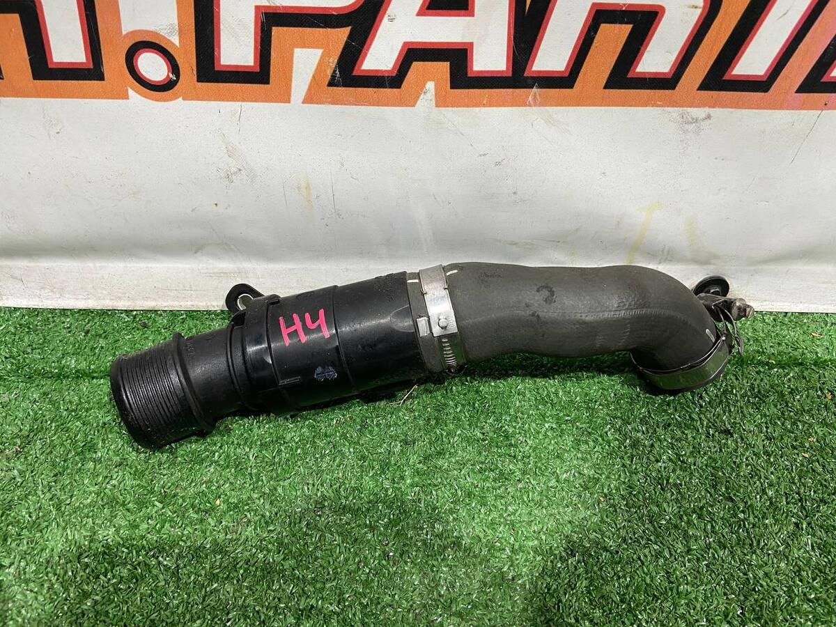 T2H2549 Króciec turbosprężarki lewy JAGUAR XF używany