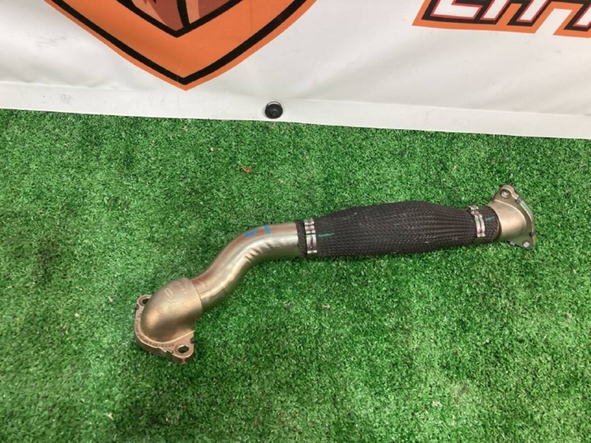 T2H29927 EGR Pipe to the exhaust pipe Jaguar F-Pace X761 (2017-) Used