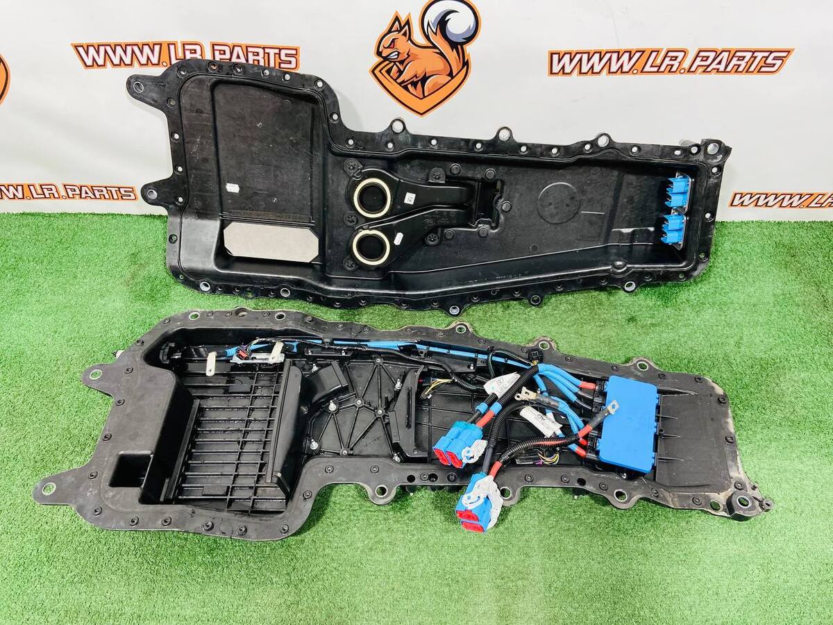LR115643 Электрораспределительная коробка  с корпусом Jaguar F-Pace X761 (2017-) Б/У