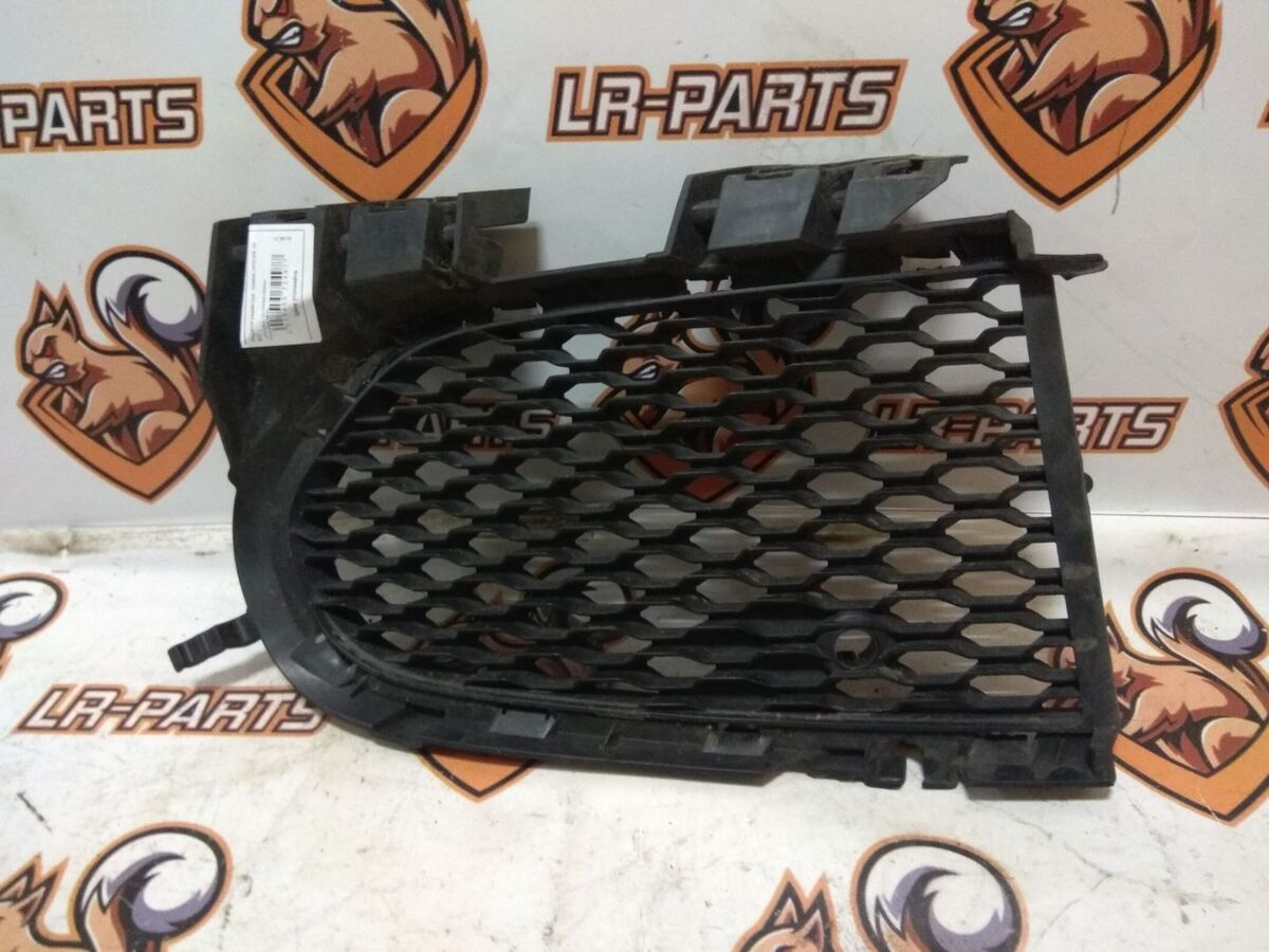 T2H7062 Radiator grille right Jaguar XF X260 (2015-) used