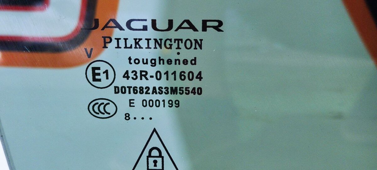 HK8325712BA Скло двері задньої правої Jaguar F-Pace X761 (2017-) Б/В