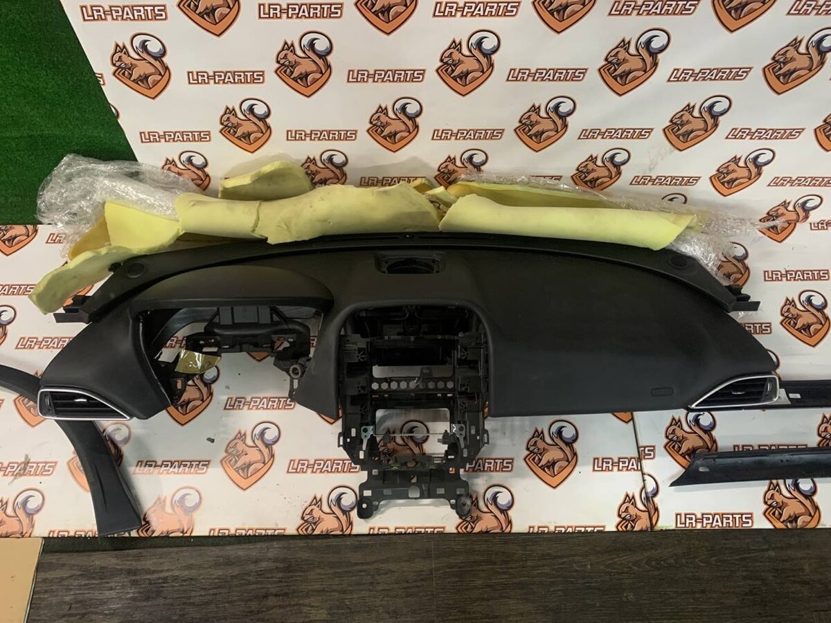 T4A3717PVJ Torpedo trim Jet Jaguar F-Pace X761 (2017-) used