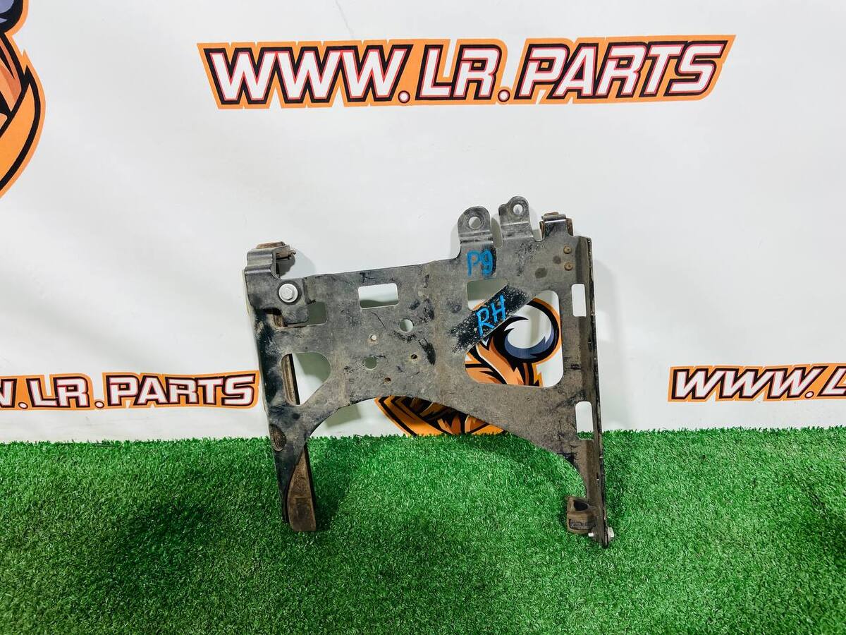 HK838D048AD Right additional radiator bracket Jaguar F-Pace X761 (2017-) Used