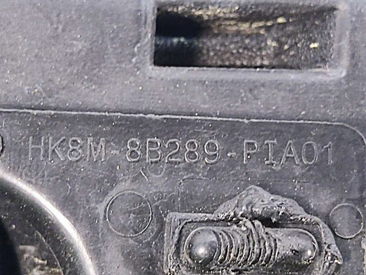 HK8M8B289DA Решітка в бампер права JAGUAR F-PACE Б/у