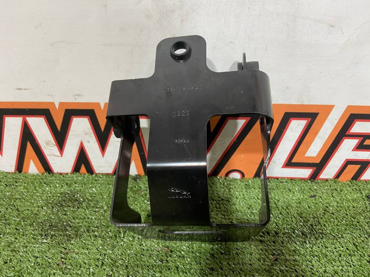T4K11572 Speaker bracket Jaguar I-Pace X590 (2018-) Used
