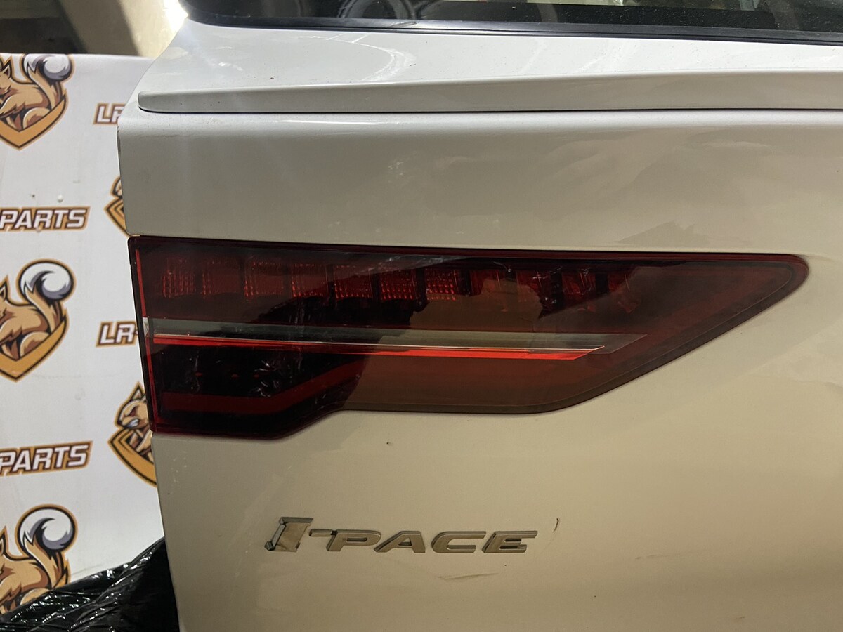 T4K16652 Ліхтар задній лівий в кришку багажника Jaguar I-Pace (2018-)