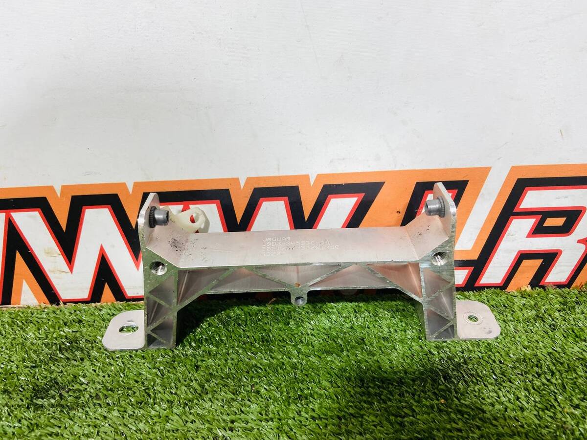 T4K2320 Jaguar I-Pace (2018-) Center Console Bracket Used