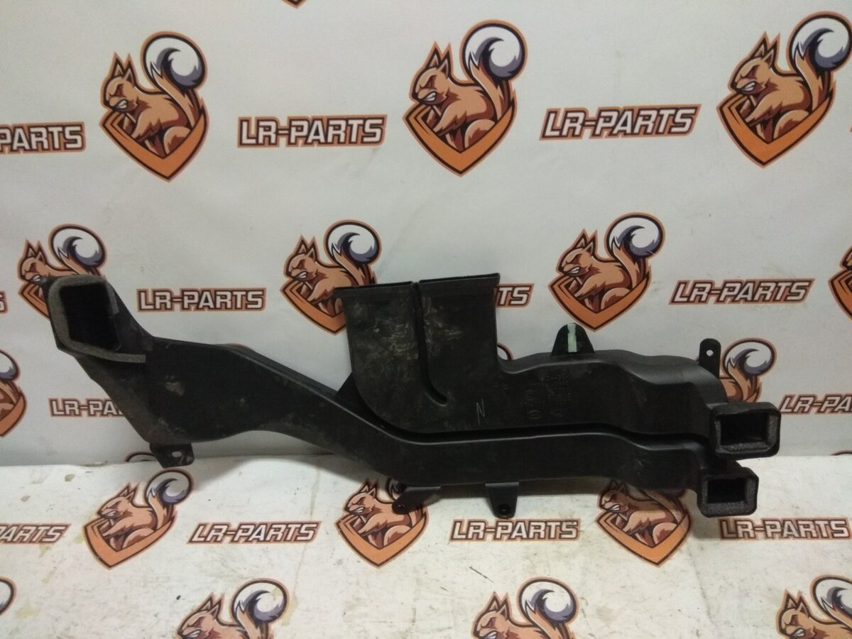 T4K4427 Right air distributor, rear of used JAGUAR I-PACE