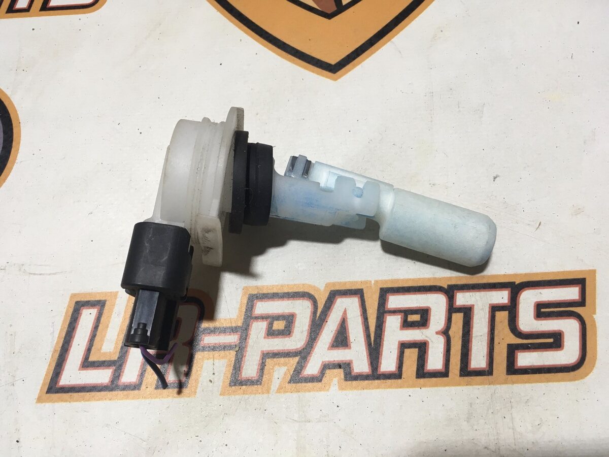 T4K6834 Used JAGUAR I-PACE washer fluid level sensor