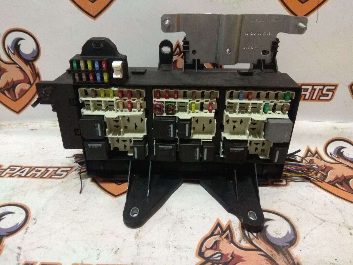 T4N11819 Fuse box , rear electric frame. used JAGUAR XF box
