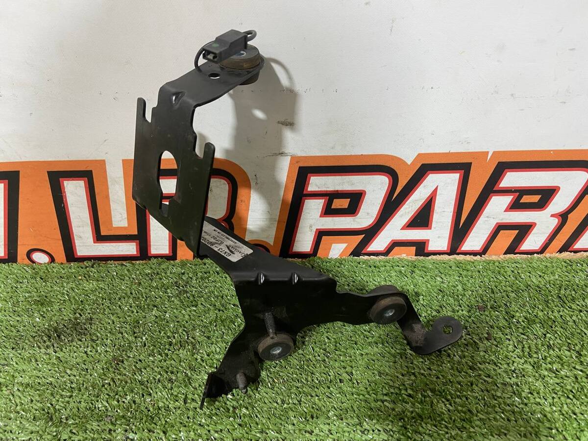 T4N2388 Wspornik filtra paliwa Jaguar F-Pace X761 (2017-) UŻYWANY